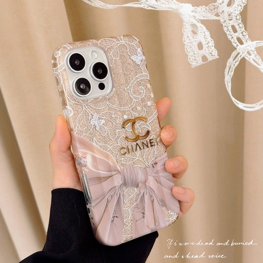 Chic Elegance: Luxury Pearl-Embellished iPhone Case